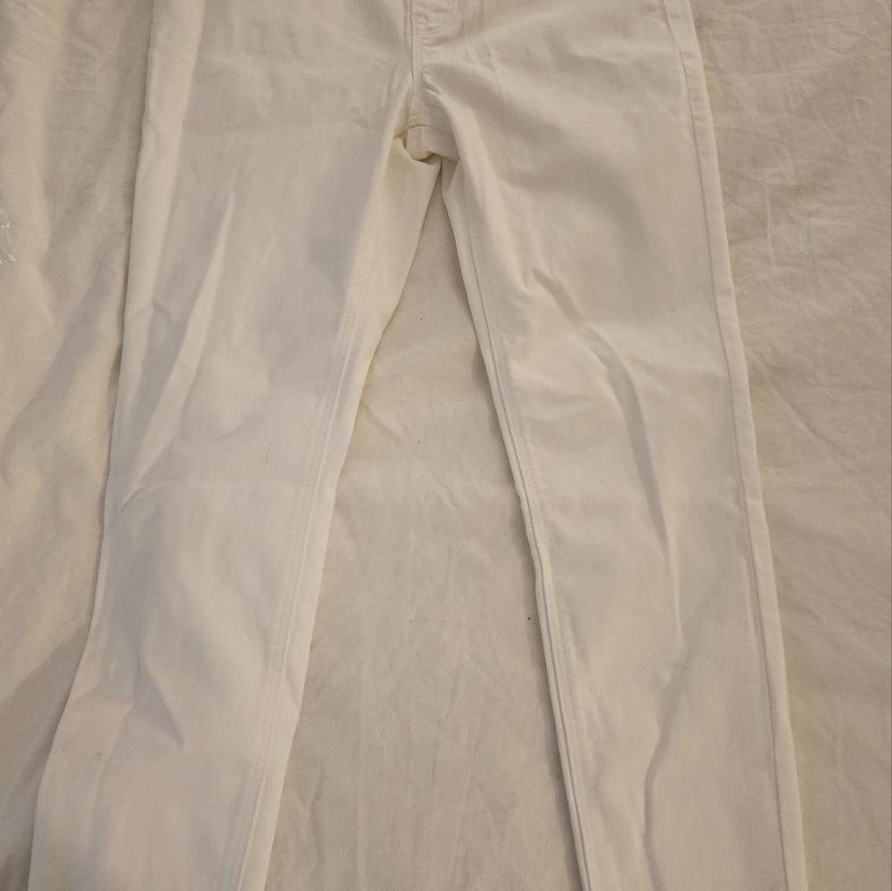 Gap NWT white jeans